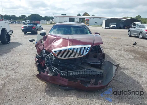 2003 Lincoln Town Car Executive из США, поврежденный, VIN 1LNHM81W03Y601824